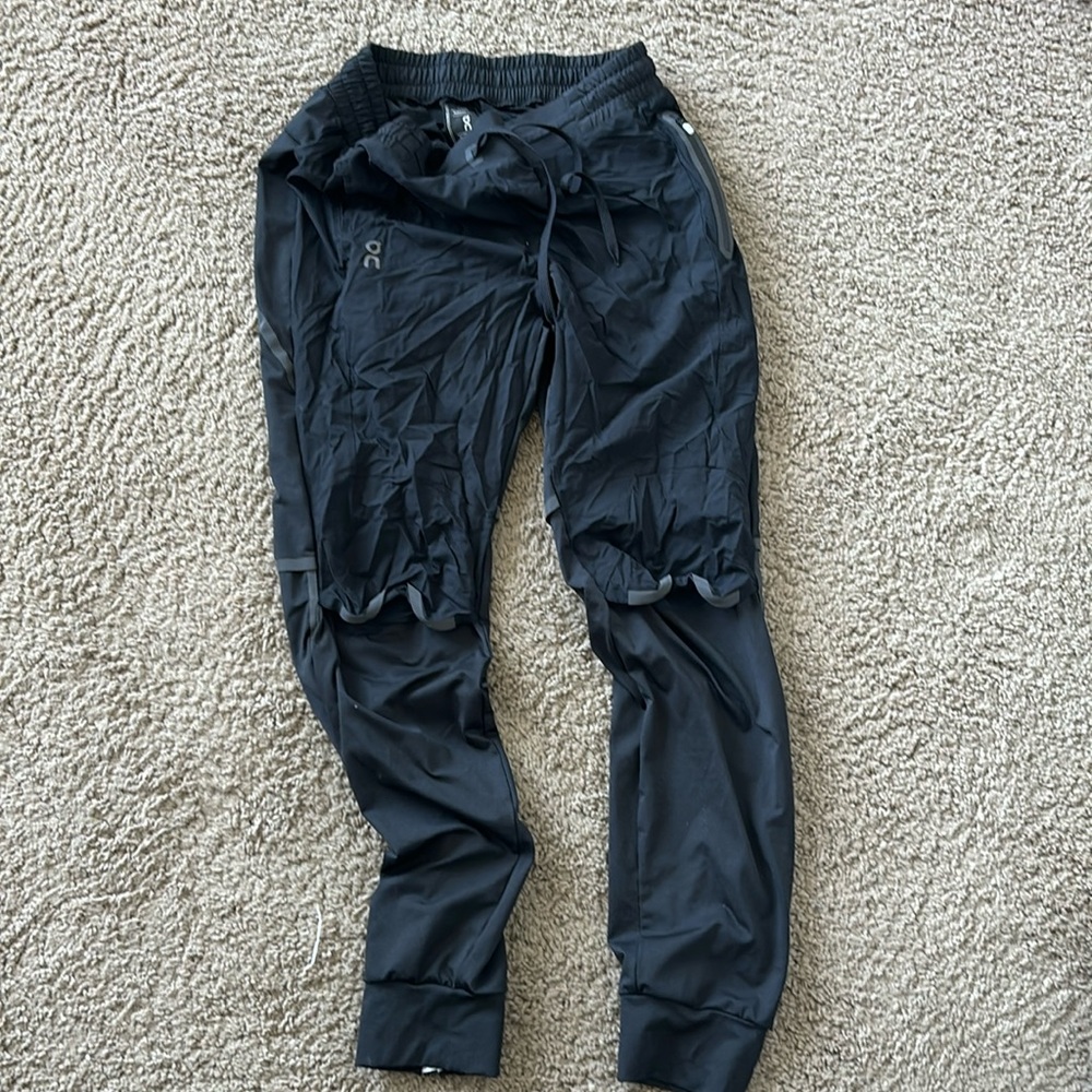 On Running Pants, Small